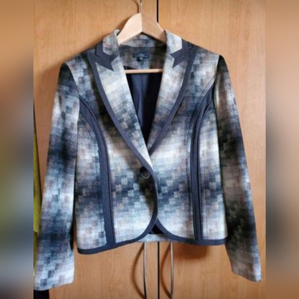 Blazer size 38